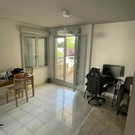 Superbe A Lyon8 Avec 2 Balcons